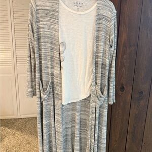 LuLaRoe Gray and White Knit Top
